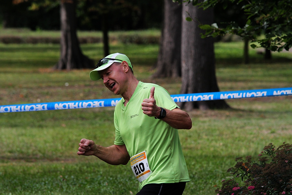 Ponad 400 biegaczy wystartowało w Legnickim Półmaratonie (1)