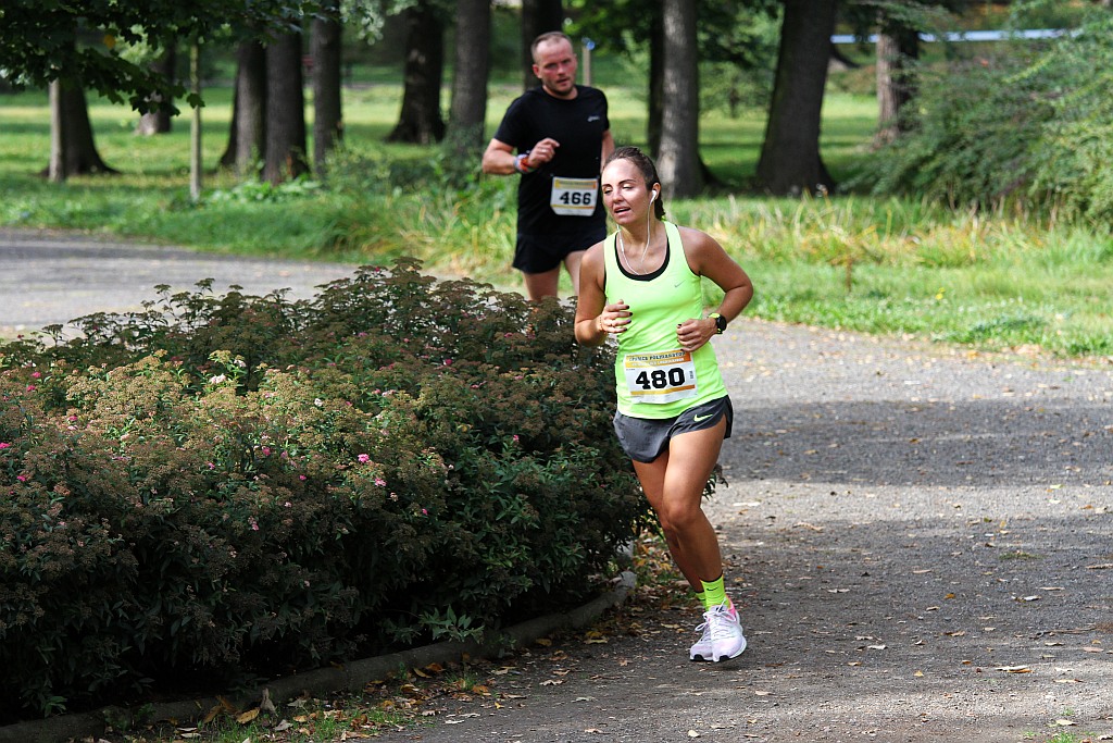 Ponad 400 biegaczy wystartowało w Legnickim Półmaratonie (1)