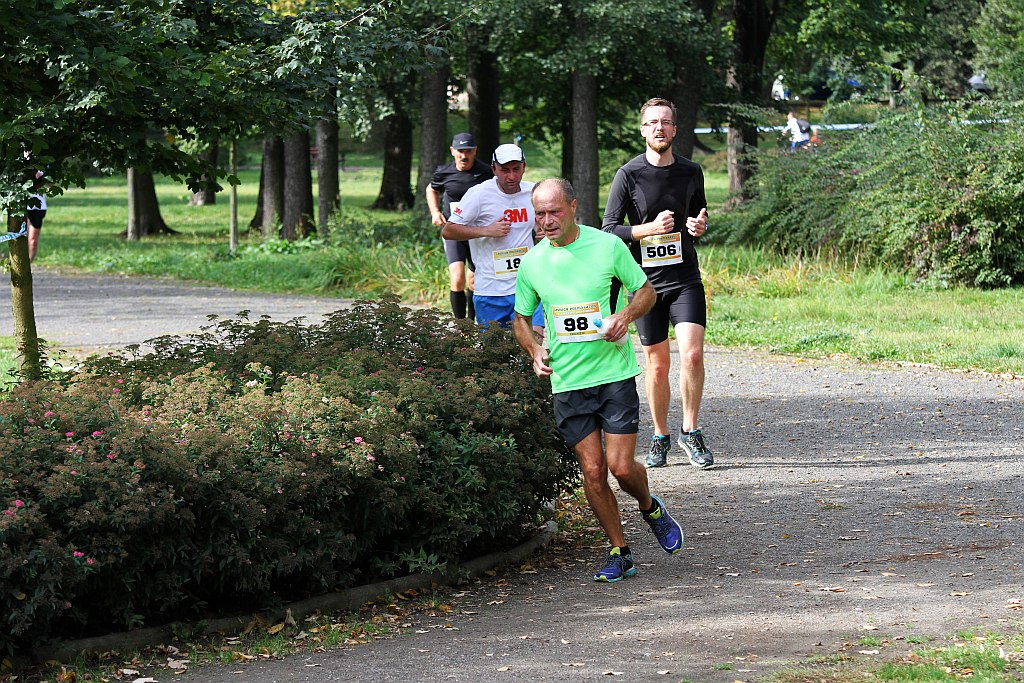 Ponad 400 biegaczy wystartowało w Legnickim Półmaratonie (1)