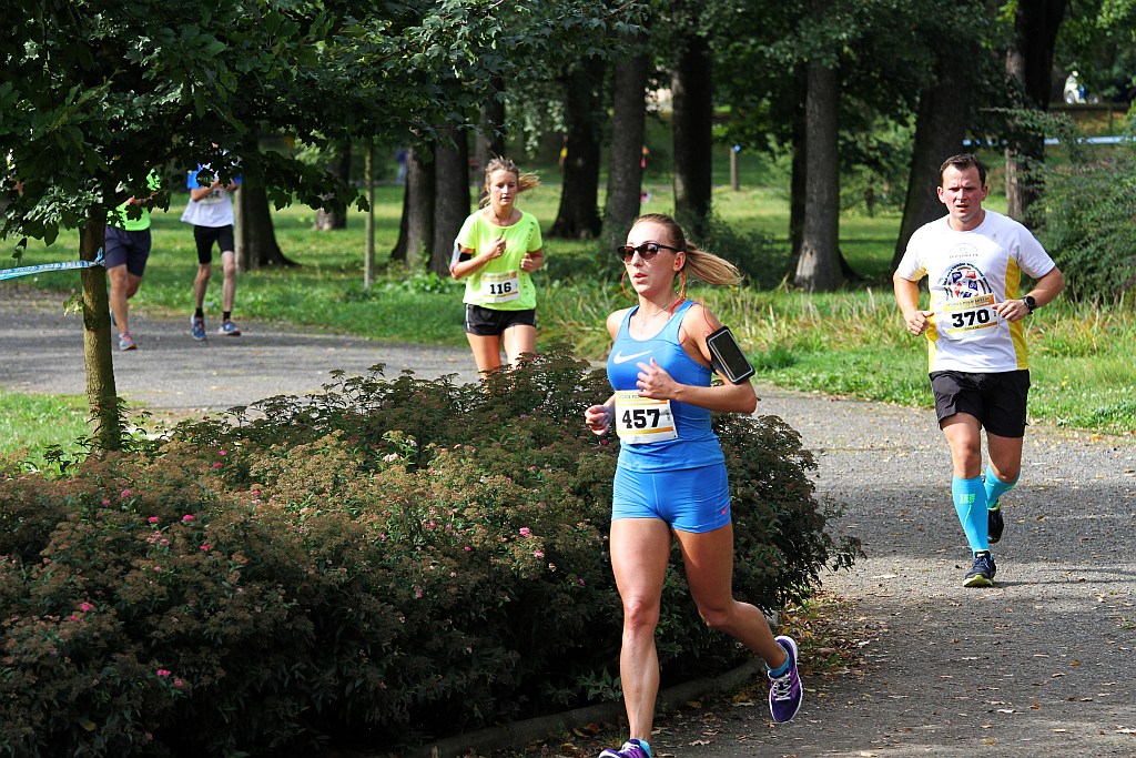 Ponad 400 biegaczy wystartowało w Legnickim Półmaratonie (1)