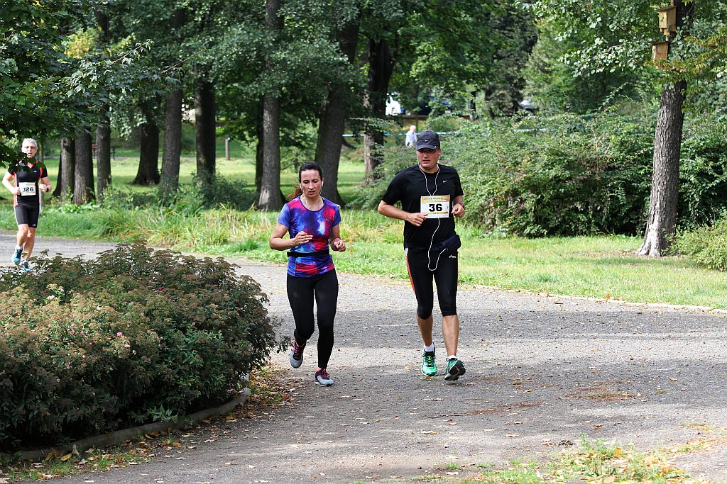 Ponad 400 biegaczy wystartowało w Legnickim Półmaratonie (1)