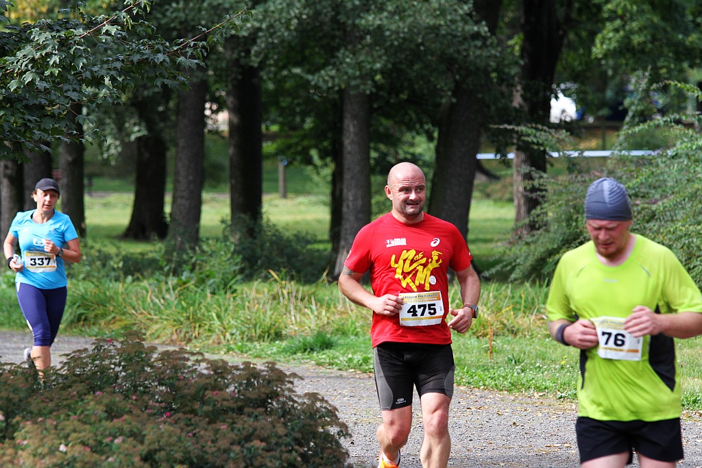 Ponad 400 biegaczy wystartowało w Legnickim Półmaratonie (1)