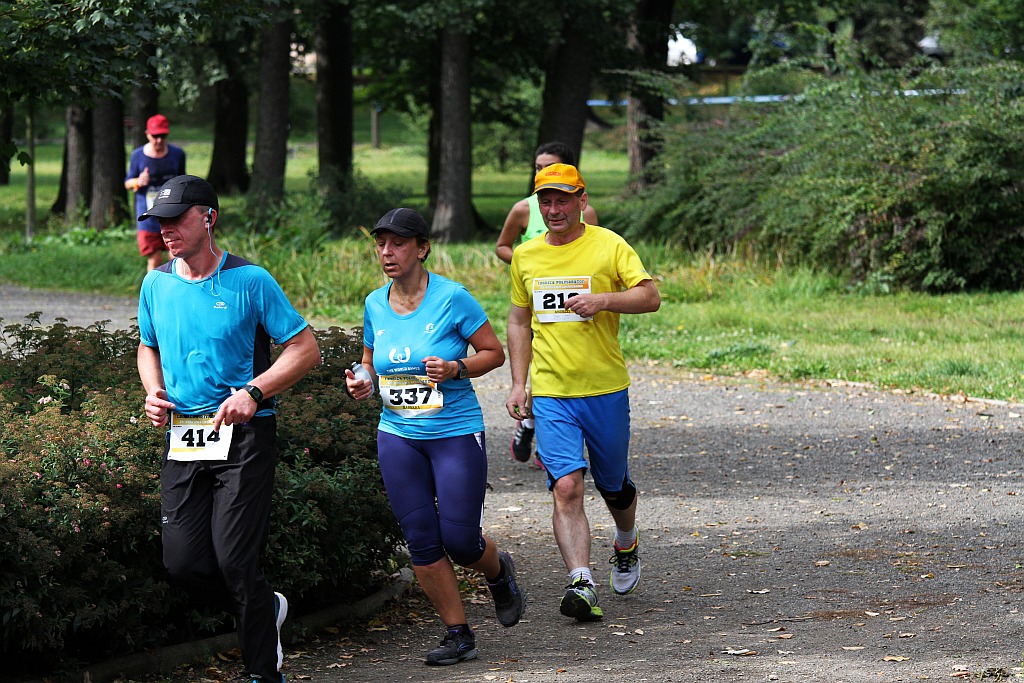 Ponad 400 biegaczy wystartowało w Legnickim Półmaratonie (1)
