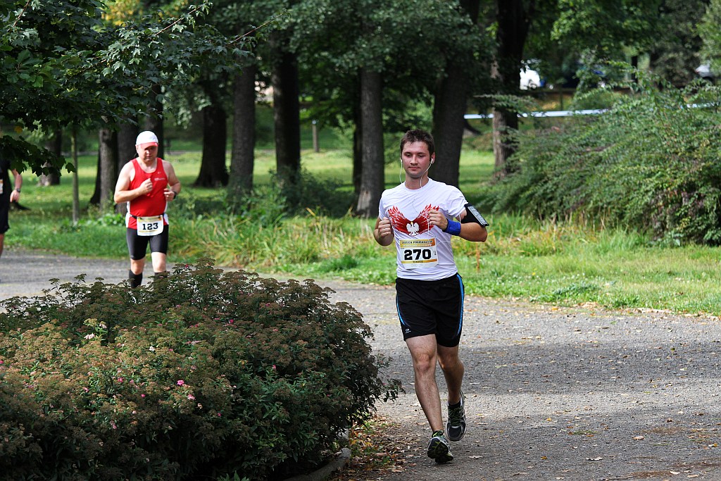 Ponad 400 biegaczy wystartowało w Legnickim Półmaratonie (1)