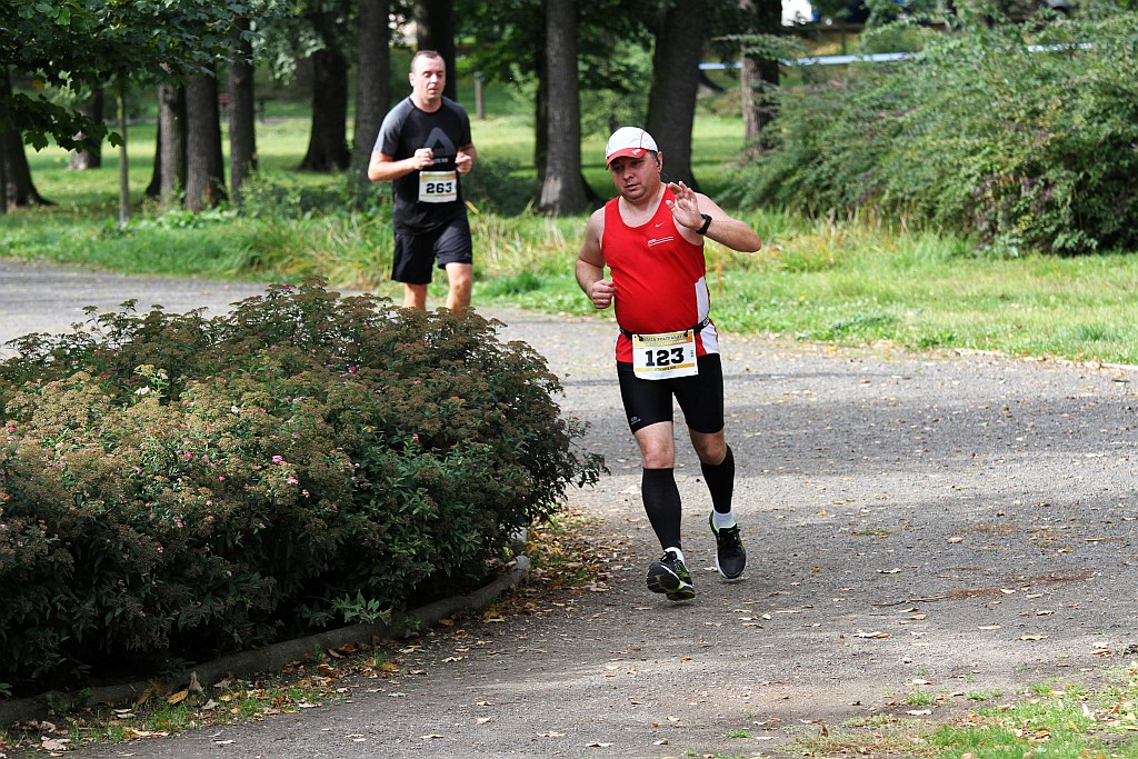 Ponad 400 biegaczy wystartowało w Legnickim Półmaratonie (1)