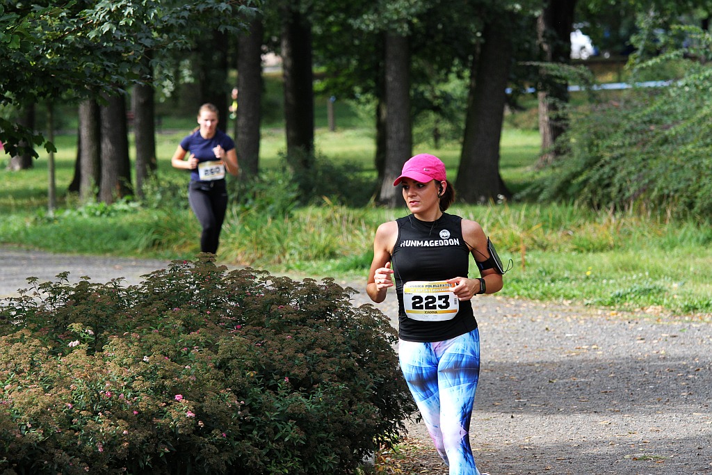 Ponad 400 biegaczy wystartowało w Legnickim Półmaratonie (1)