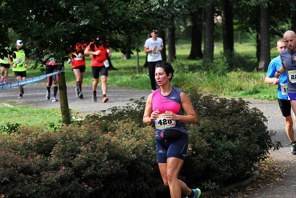 Ponad 400 biegaczy wystartowało w Legnickim Półmaratonie (1)