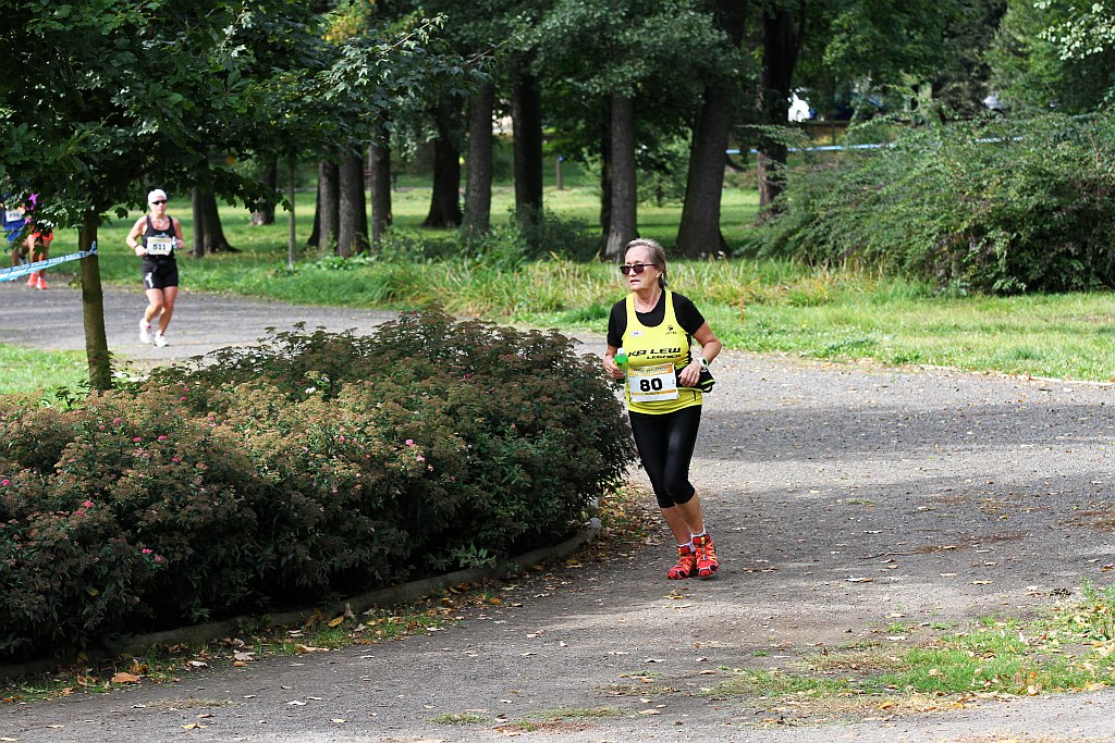 Ponad 400 biegaczy wystartowało w Legnickim Półmaratonie (1)