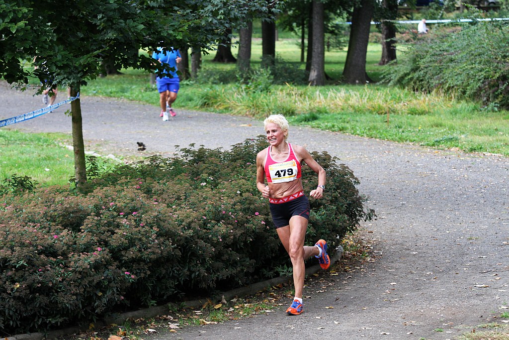 Ponad 400 biegaczy wystartowało w Legnickim Półmaratonie (1)