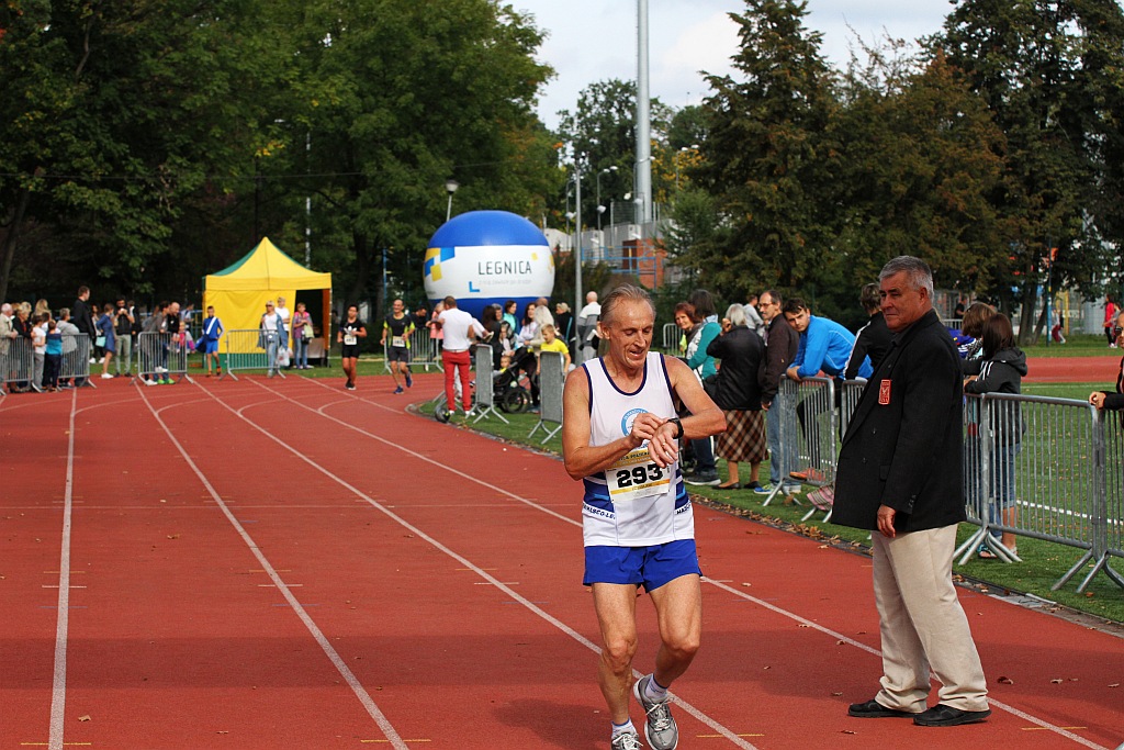 Ponad 400 biegaczy wystartowało w Legnickim Półmaratonie (1)