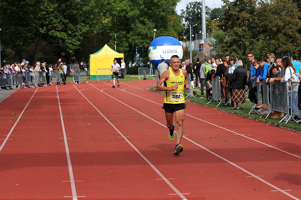 Ponad 400 biegaczy wystartowało w Legnickim Półmaratonie (1)