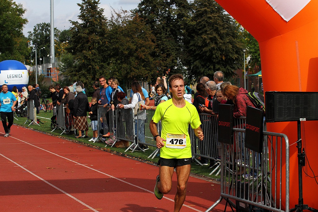 Ponad 400 biegaczy wystartowało w Legnickim Półmaratonie (1)