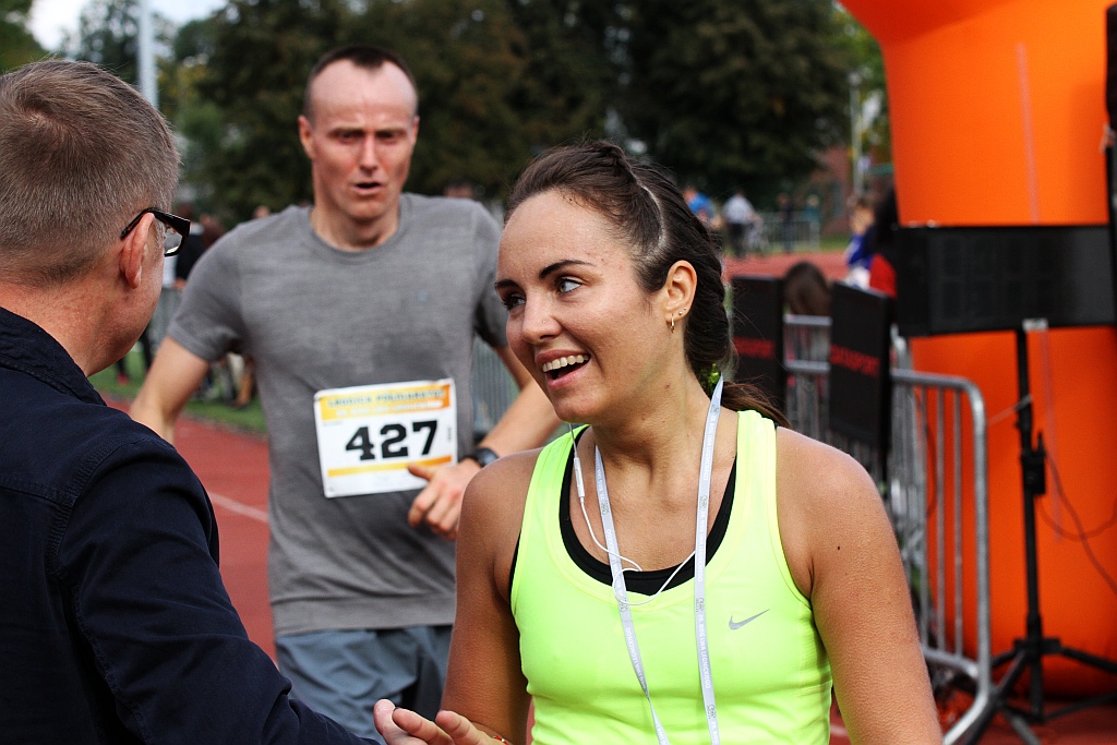 Ponad 400 biegaczy wystartowało w Legnickim Półmaratonie (1)