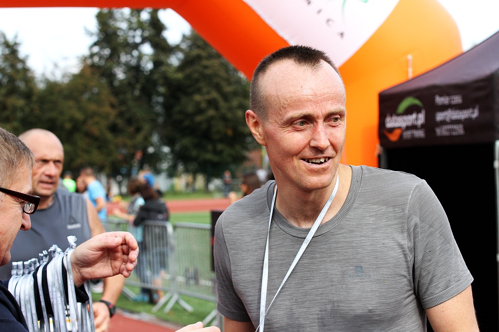 Ponad 400 biegaczy wystartowało w Legnickim Półmaratonie (1)