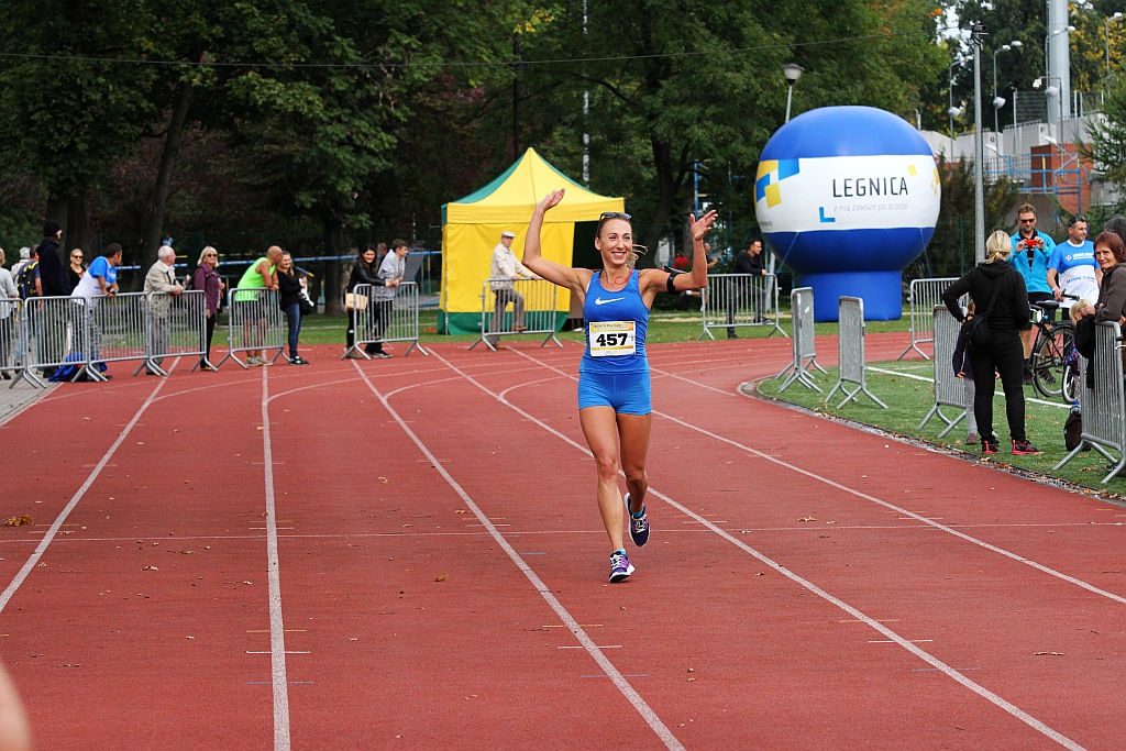 Ponad 400 biegaczy wystartowało w Legnickim Półmaratonie (1)