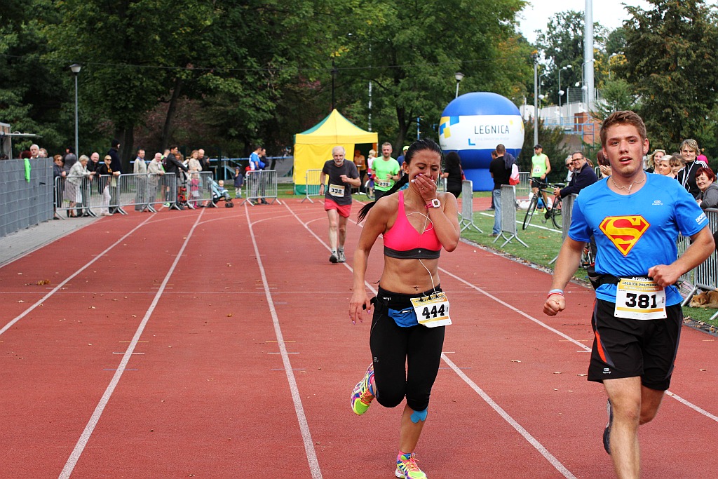 Ponad 400 biegaczy wystartowało w Legnickim Półmaratonie (1)