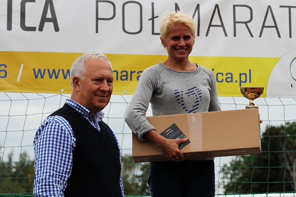 Ponad 400 biegaczy wystartowało w Legnickim Półmaratonie (1)