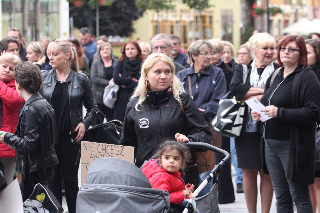 Legniczanki protestowały przeciwko zaostrzeniu ustawy aborcyjnej