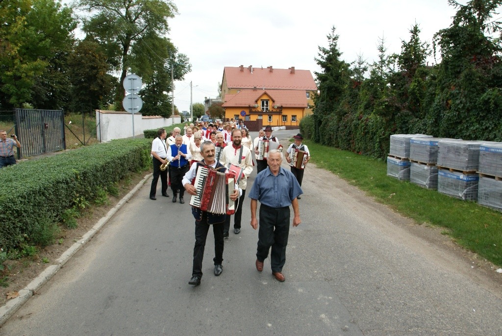 W Kunicach odbyła się Folk Biesiada z udziałem zespołów ludowych