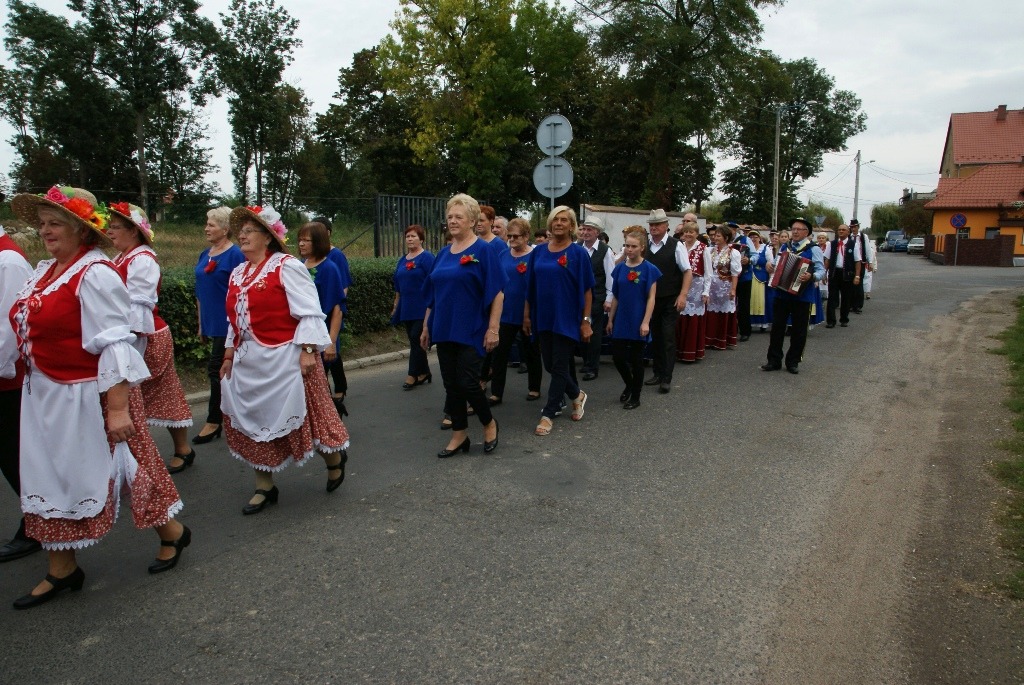 W Kunicach odbyła się Folk Biesiada z udziałem zespołów ludowych