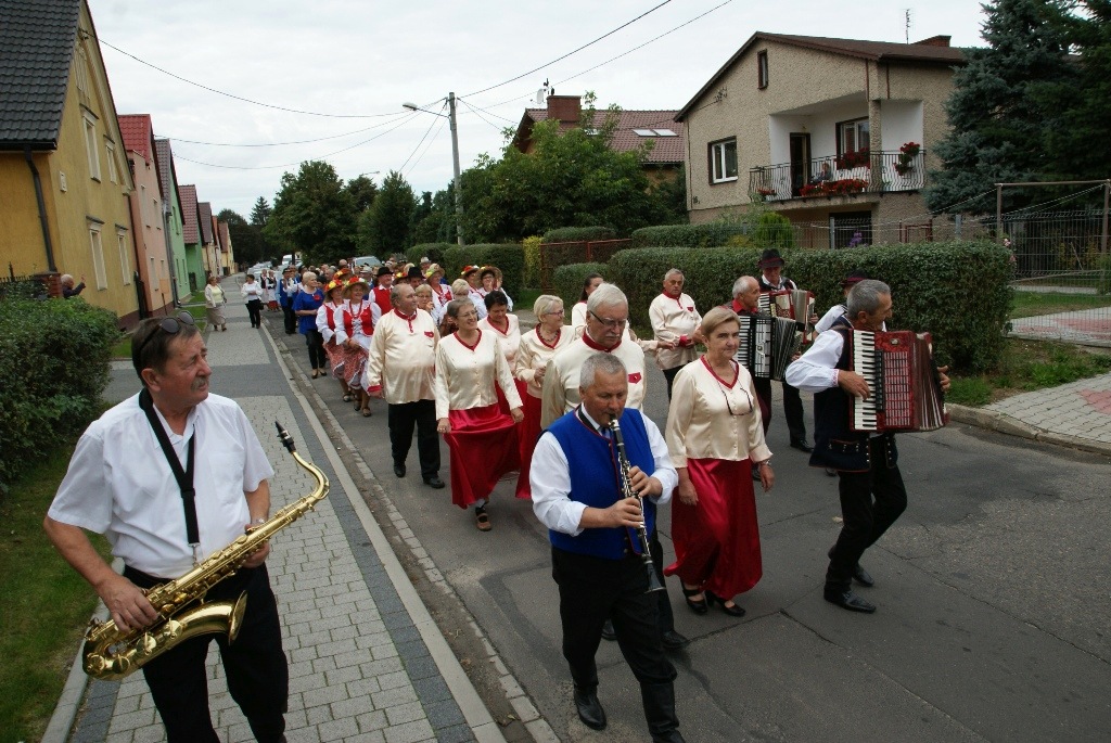 W Kunicach odbyła się Folk Biesiada z udziałem zespołów ludowych