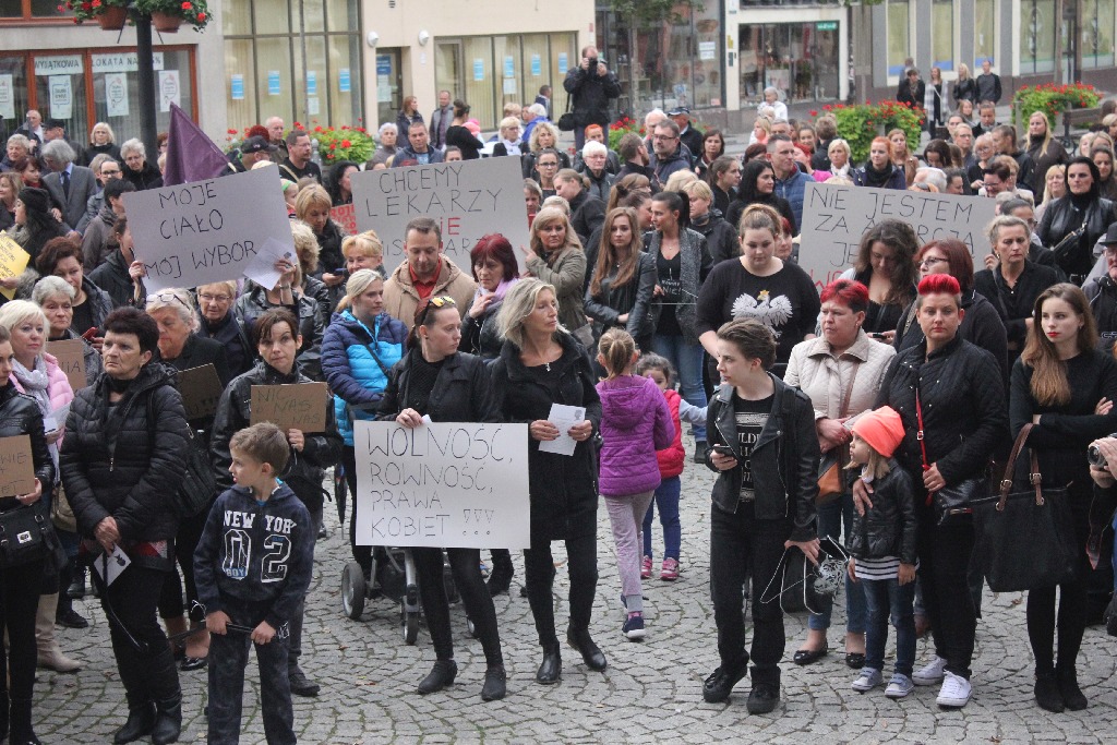 Legniczanki protestowały przeciwko zaostrzeniu ustawy aborcyjnej