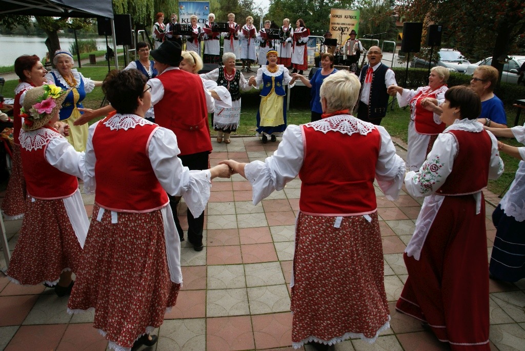 W Kunicach odbyła się Folk Biesiada z udziałem zespołów ludowych