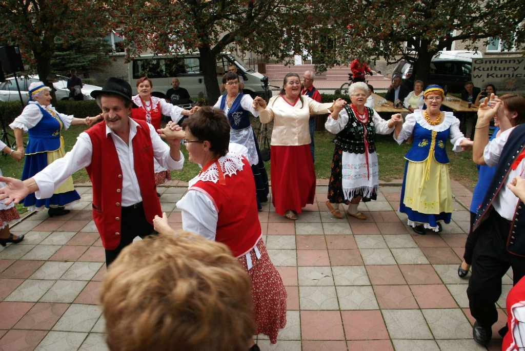 W Kunicach odbyła się Folk Biesiada z udziałem zespołów ludowych
