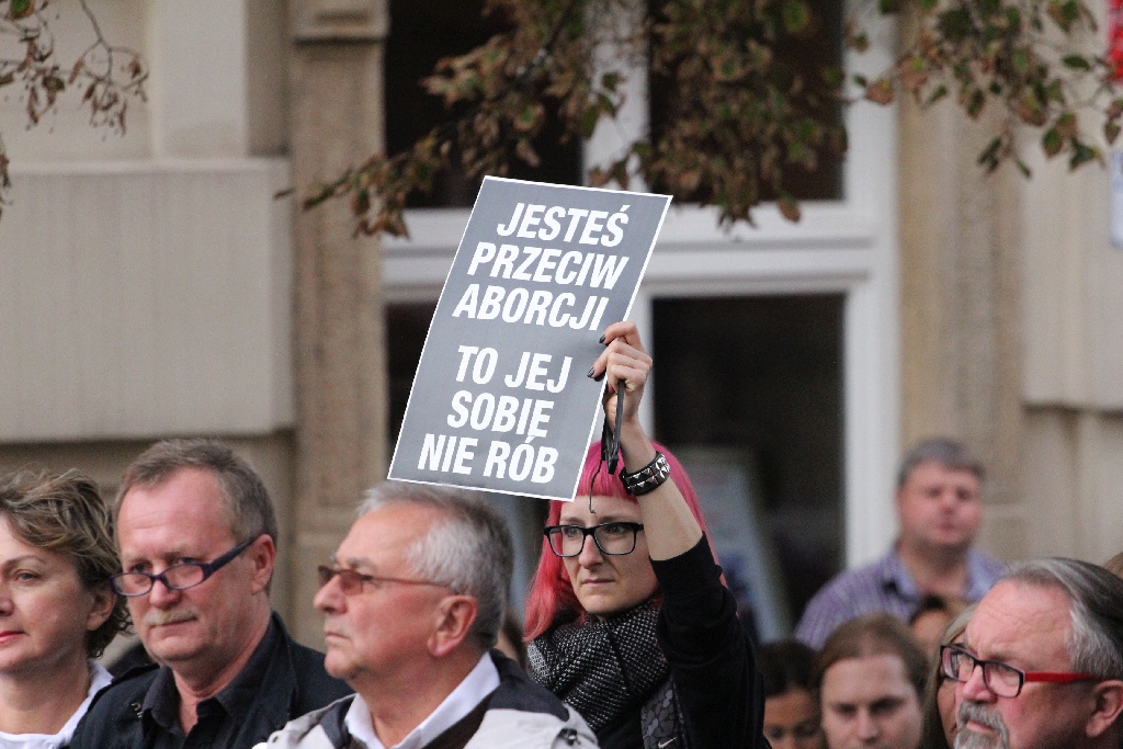 Legniczanki protestowały przeciwko zaostrzeniu ustawy aborcyjnej