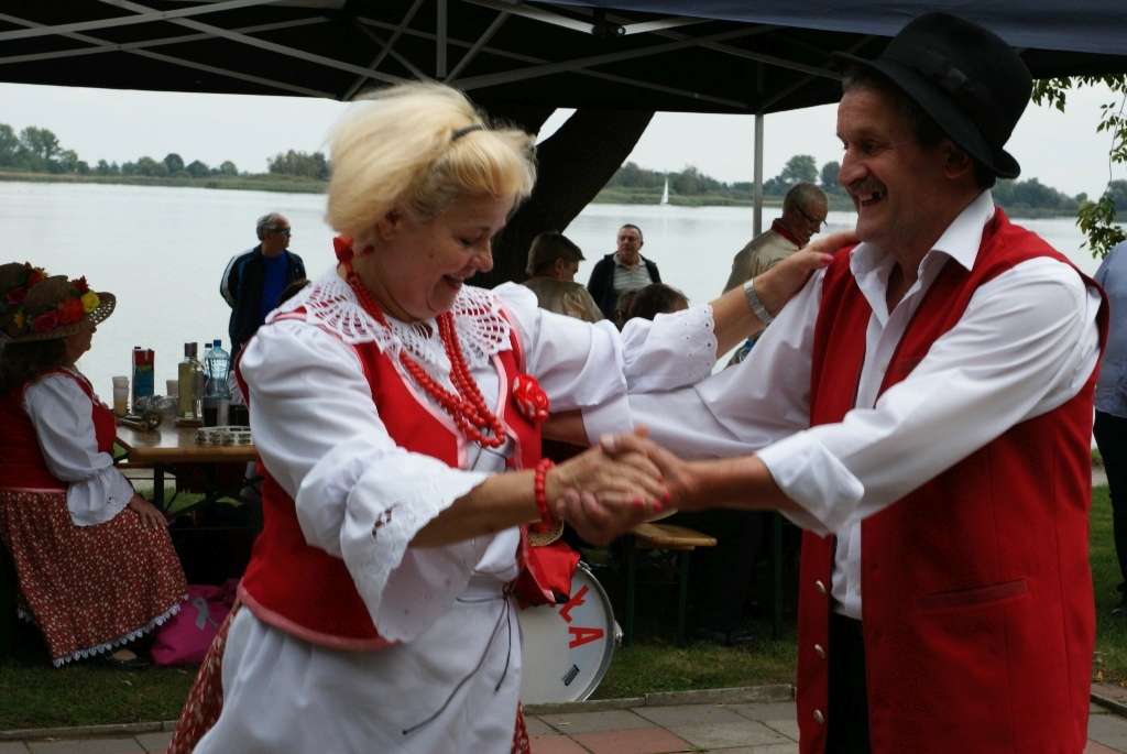 W Kunicach odbyła się Folk Biesiada z udziałem zespołów ludowych