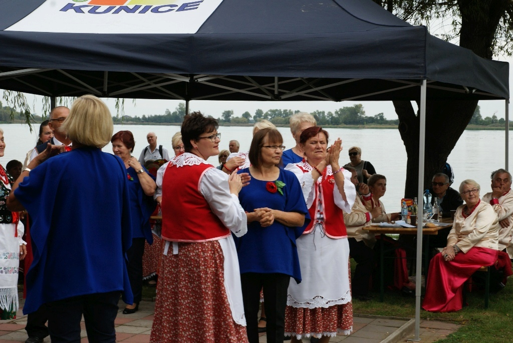 W Kunicach odbyła się Folk Biesiada z udziałem zespołów ludowych