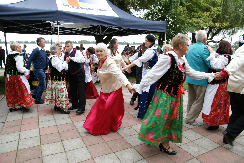 W Kunicach odbyła się Folk Biesiada z udziałem zespołów ludowych