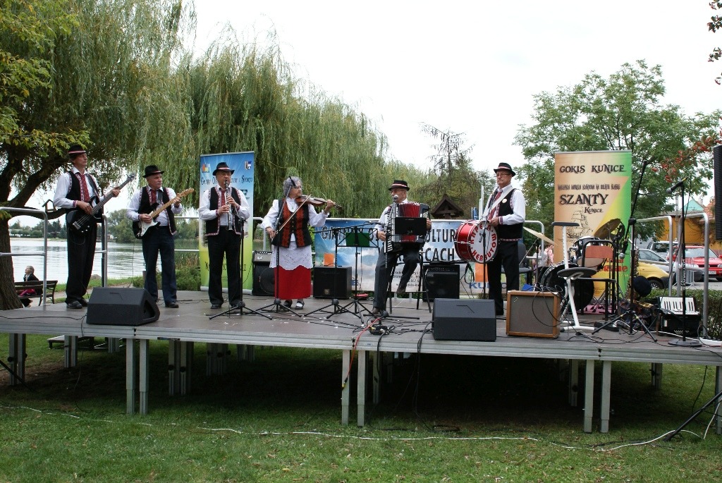 W Kunicach odbyła się Folk Biesiada z udziałem zespołów ludowych