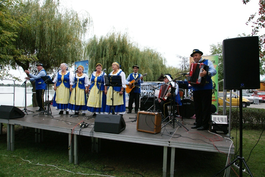 W Kunicach odbyła się Folk Biesiada z udziałem zespołów ludowych