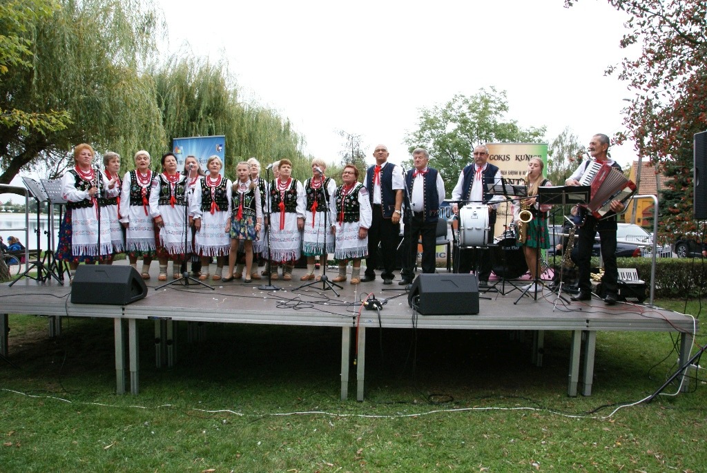 W Kunicach odbyła się Folk Biesiada z udziałem zespołów ludowych