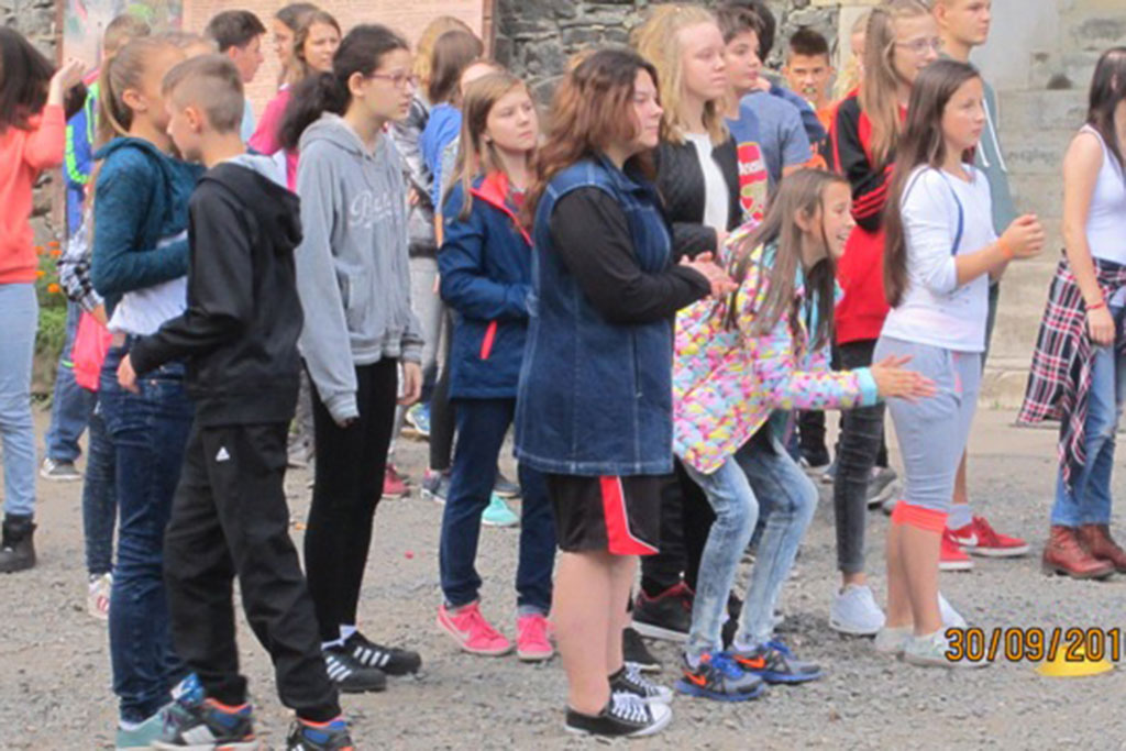 Na zamku Grodziec odbyło się pasowanie na gimnazjalistów