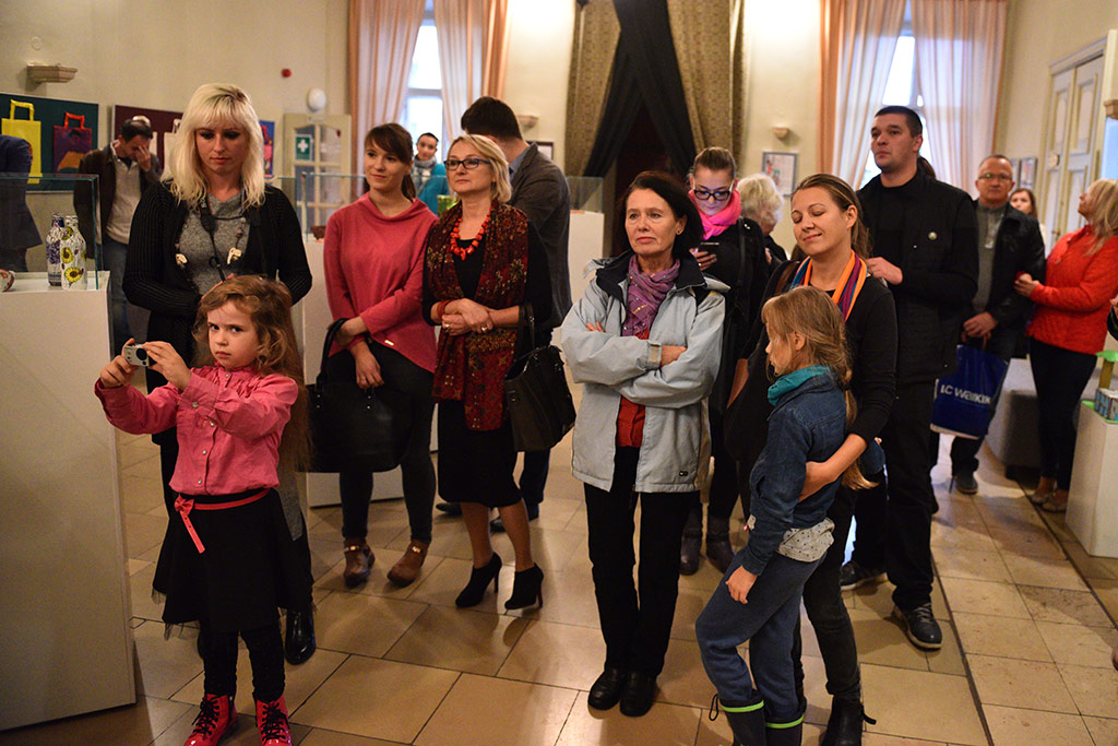 „Dizajn od podszewki” można zobaczyć w hallu Starego Ratusza