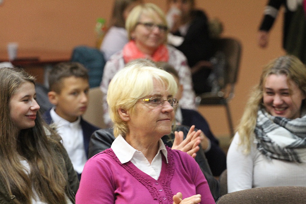 Dla uczestników dnia papieskiego zaśpiewały Promyczki Dobra