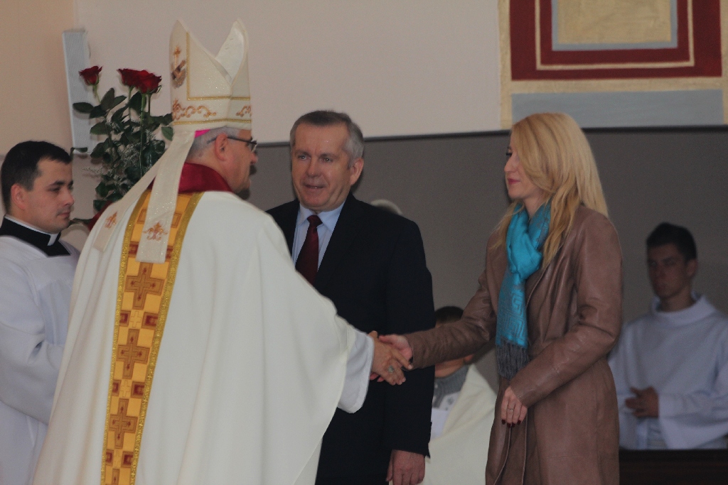 Msza święta na rozpoczęcie Dnia Papieskiego w Legnicy
