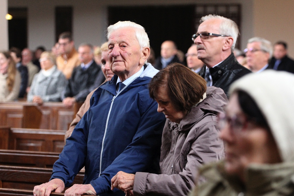Msza święta na rozpoczęcie Dnia Papieskiego w Legnicy
