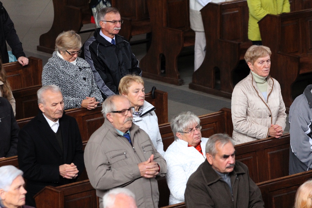 Msza święta na rozpoczęcie Dnia Papieskiego w Legnicy
