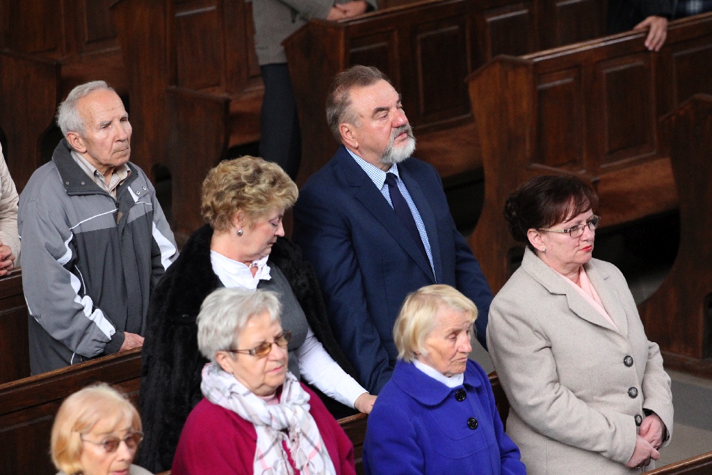 Msza święta na rozpoczęcie Dnia Papieskiego w Legnicy
