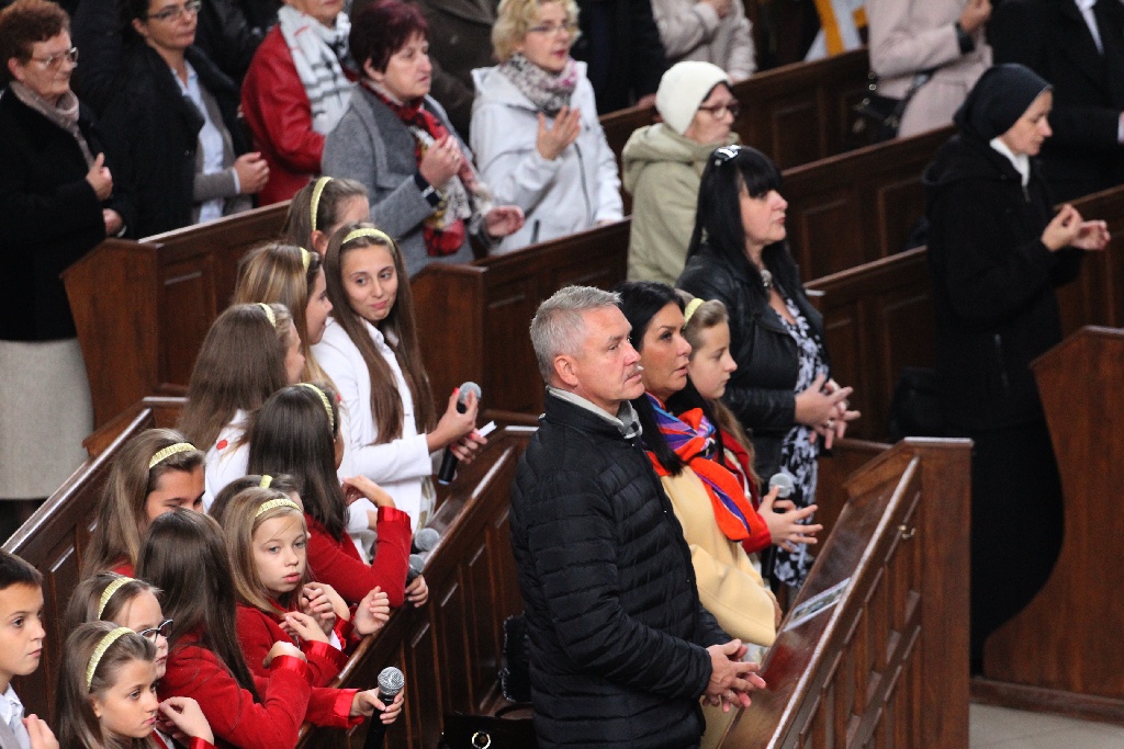 Msza święta na rozpoczęcie Dnia Papieskiego w Legnicy
