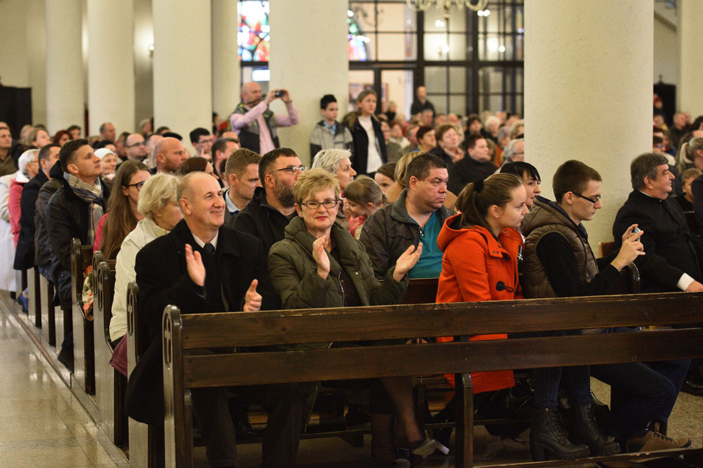 Pop – oratorium „Miłosierdzie Boże” w kościele na Piekarach