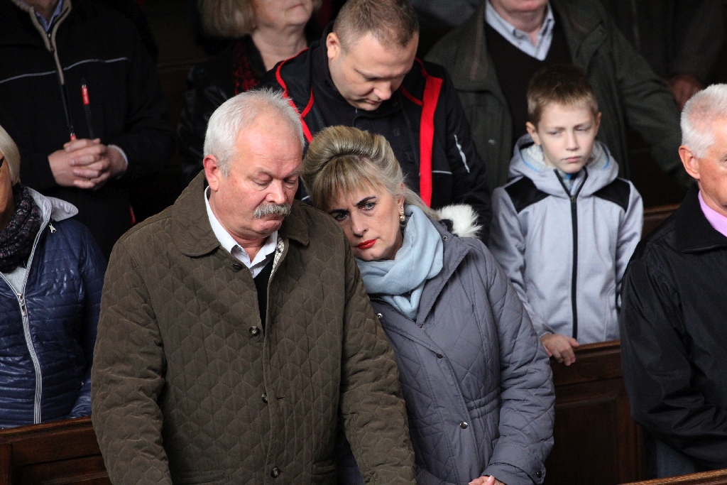 Msza święta na rozpoczęcie Dnia Papieskiego w Legnicy

