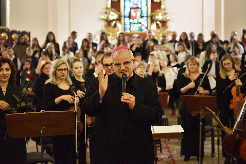 Pop – oratorium „Miłosierdzie Boże” w kościele na Piekarach