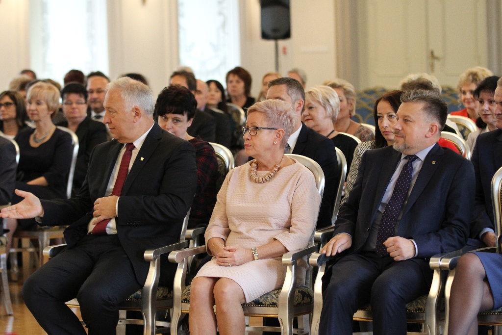 Nagrody od prezydenta dla legnickich pracowników oświaty