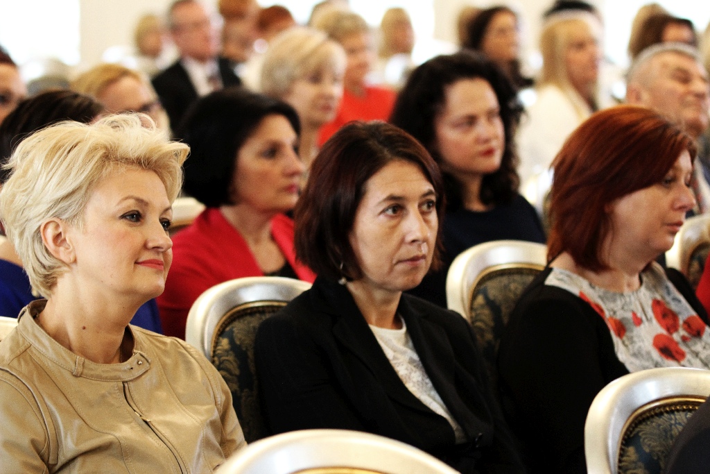 Nagrody od prezydenta dla legnickich pracowników oświaty