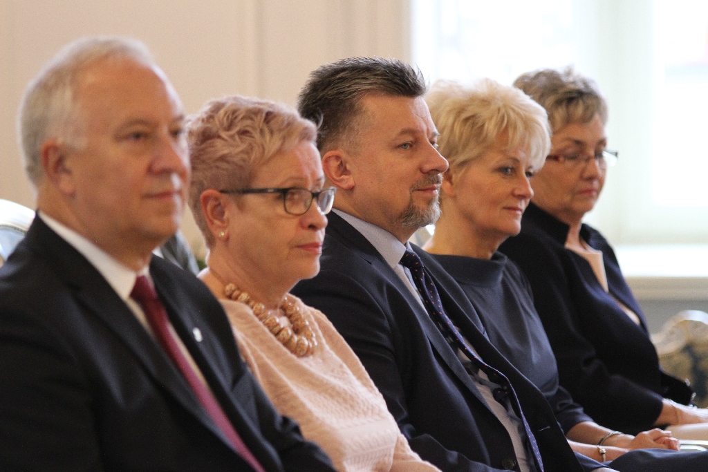 Nagrody od prezydenta dla legnickich pracowników oświaty