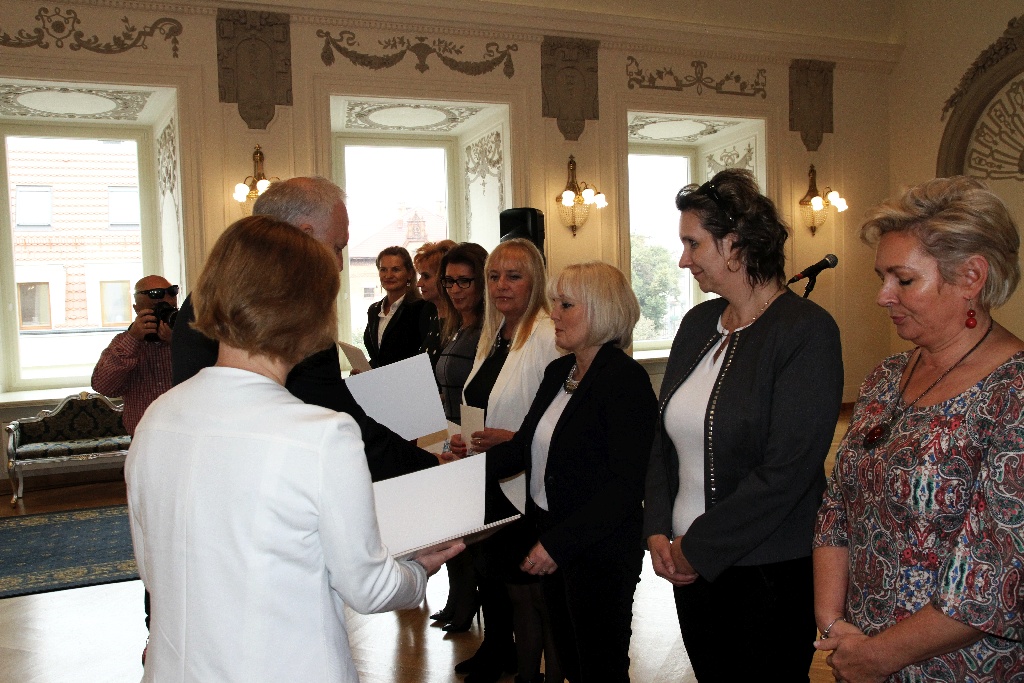 Nagrody od prezydenta dla legnickich pracowników oświaty